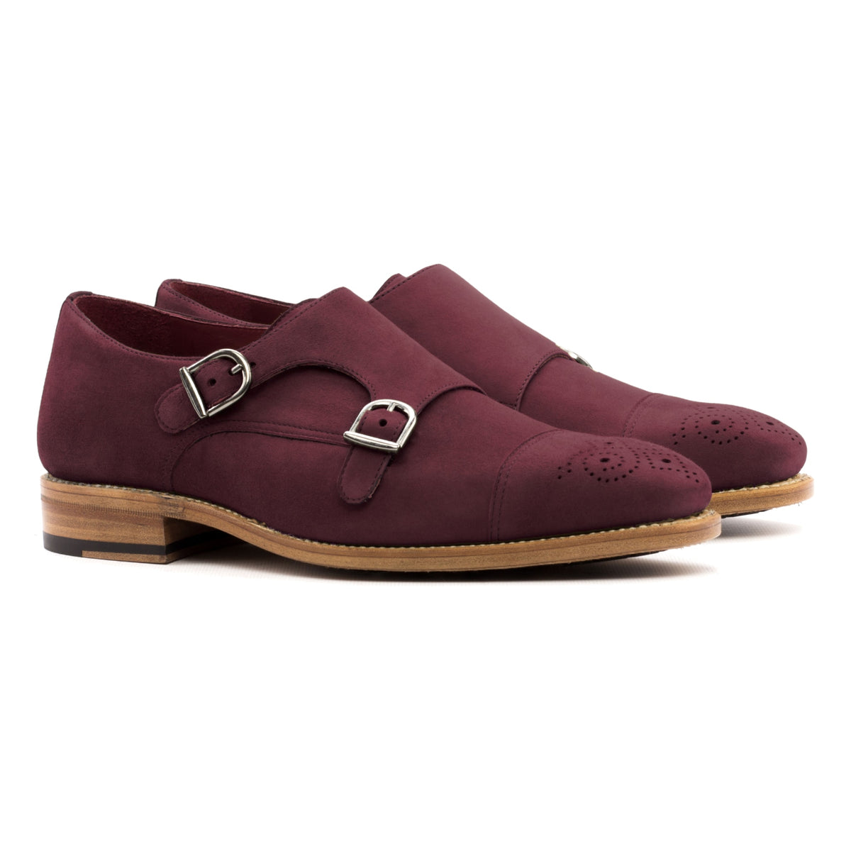 Chaussure double boucle en daim bordeaux, la paire vue de trois quarts avant