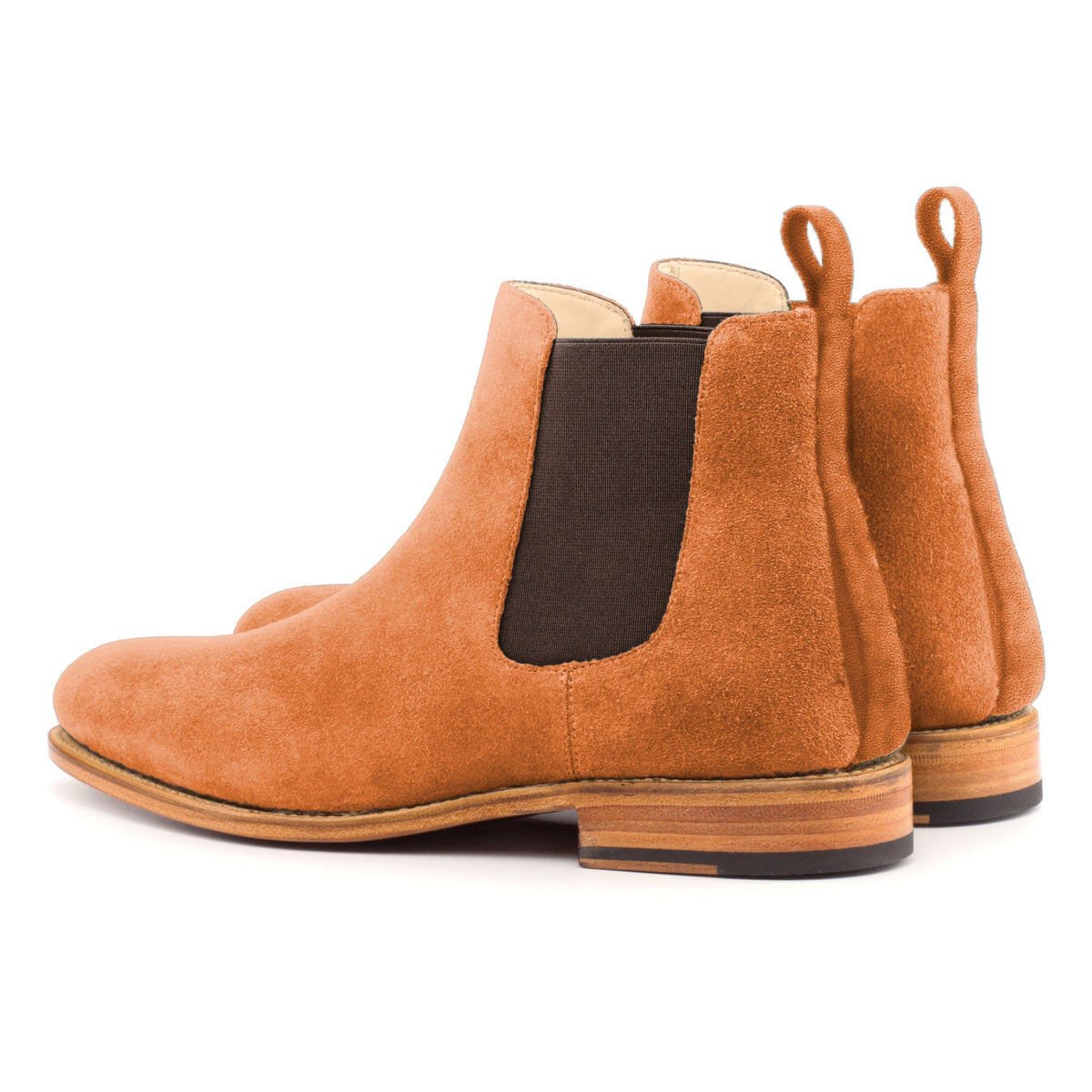 Chelsea Boots en daim de chevreau orange, la paire vue de trois quarts arrière
