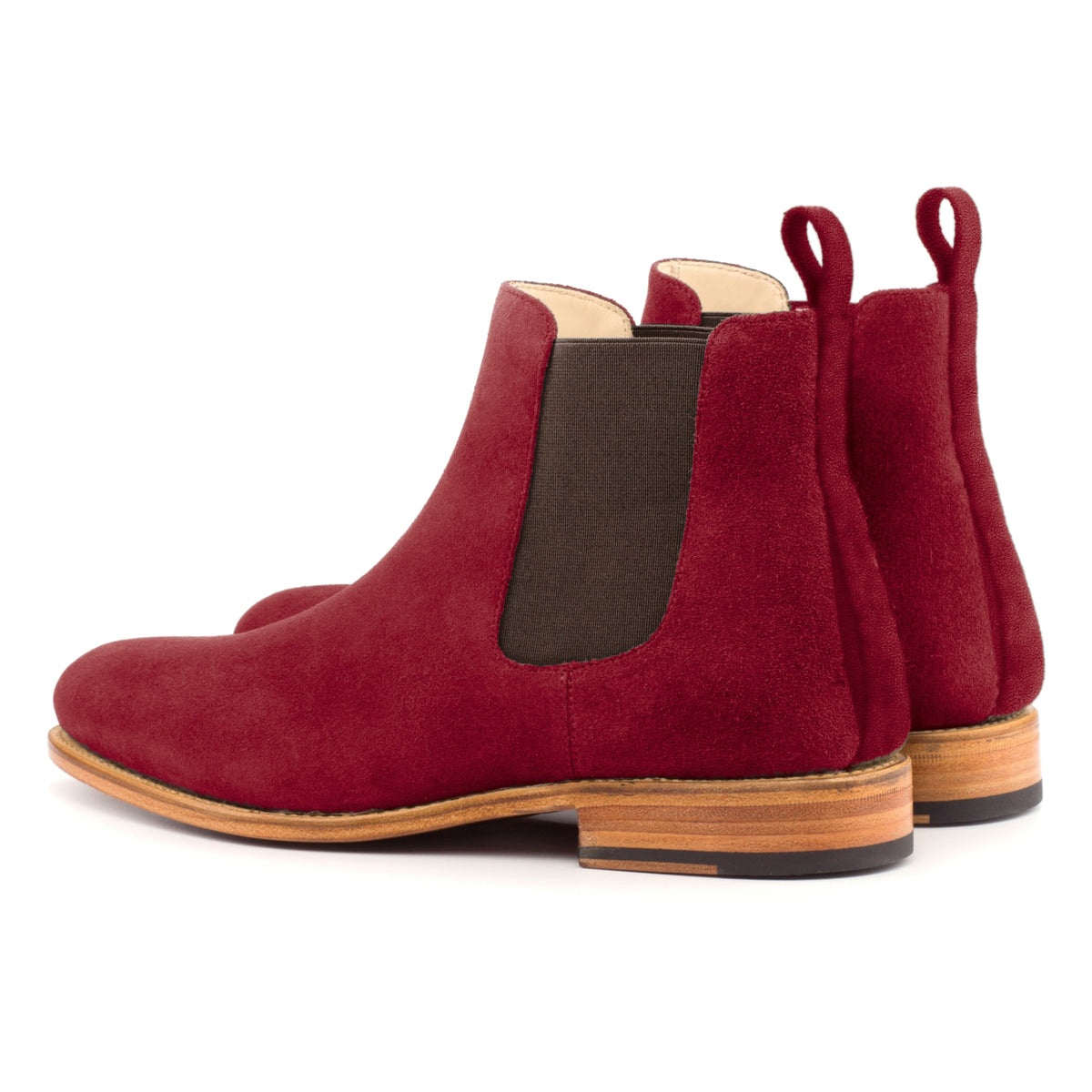 Chelsea Boots en daim de chevreau rouge, la paire vue de trois quarts arrière