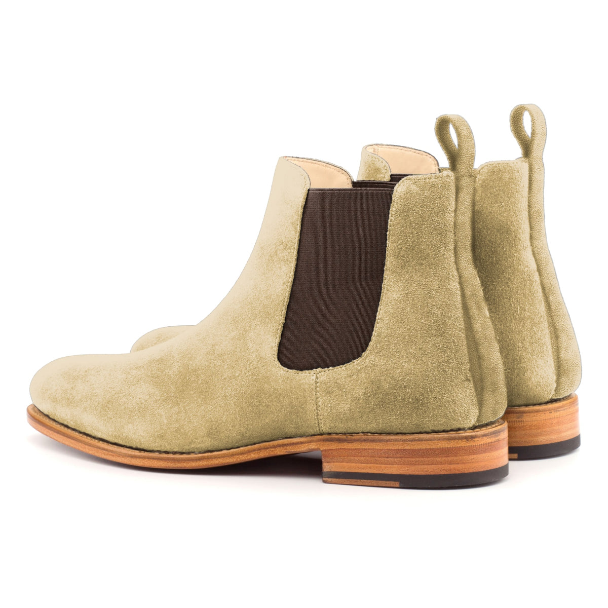 Chelsea Boots en daim sable, la paire vue de trois quarts arrière