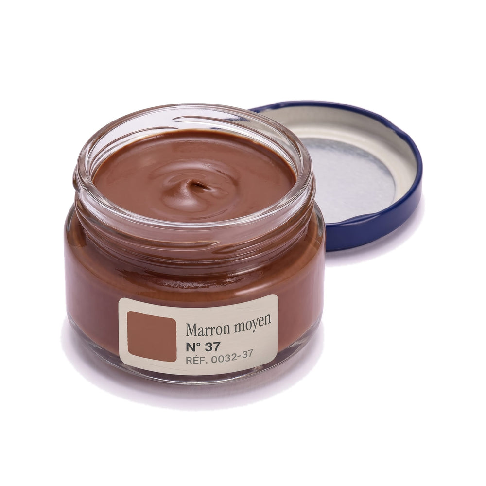Crème Surfine Saphir Marron moyen, pot ouvert, crème visible