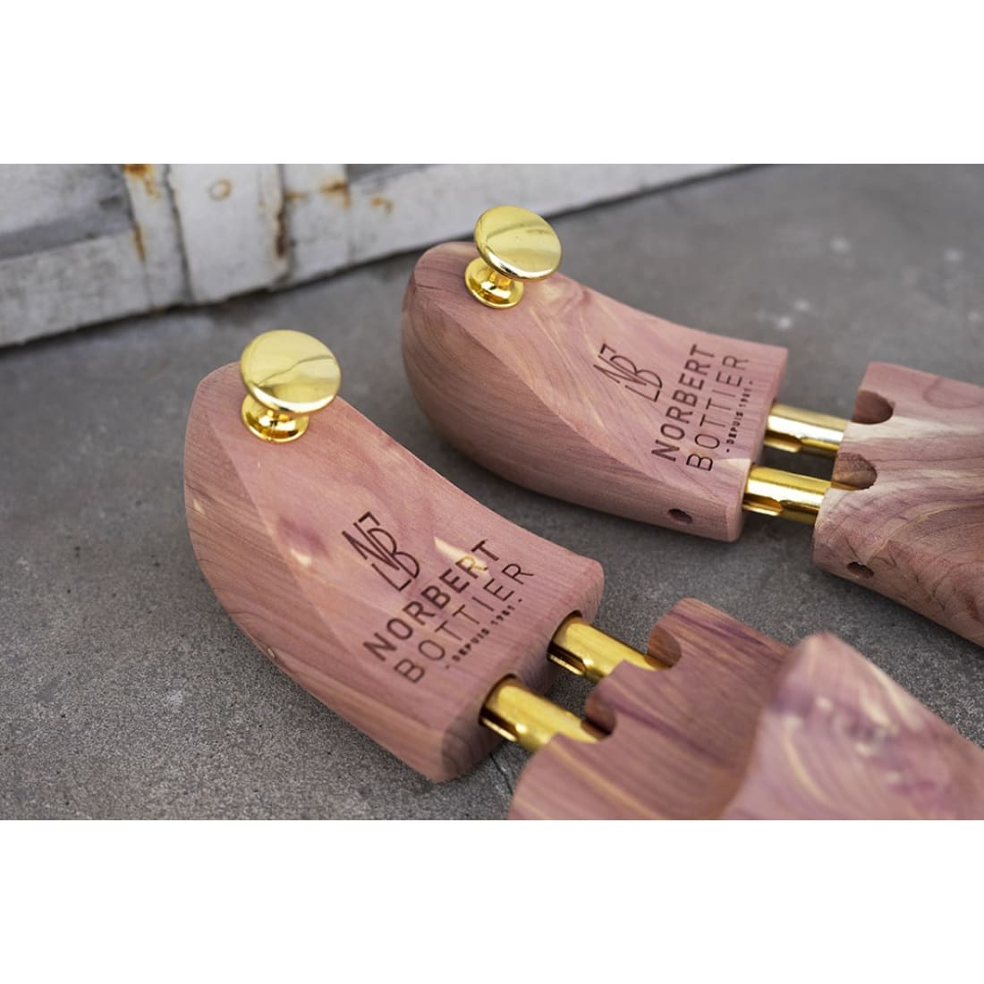 Embauchoirs en cèdre rouge 100 % brut - Norbert Bottier