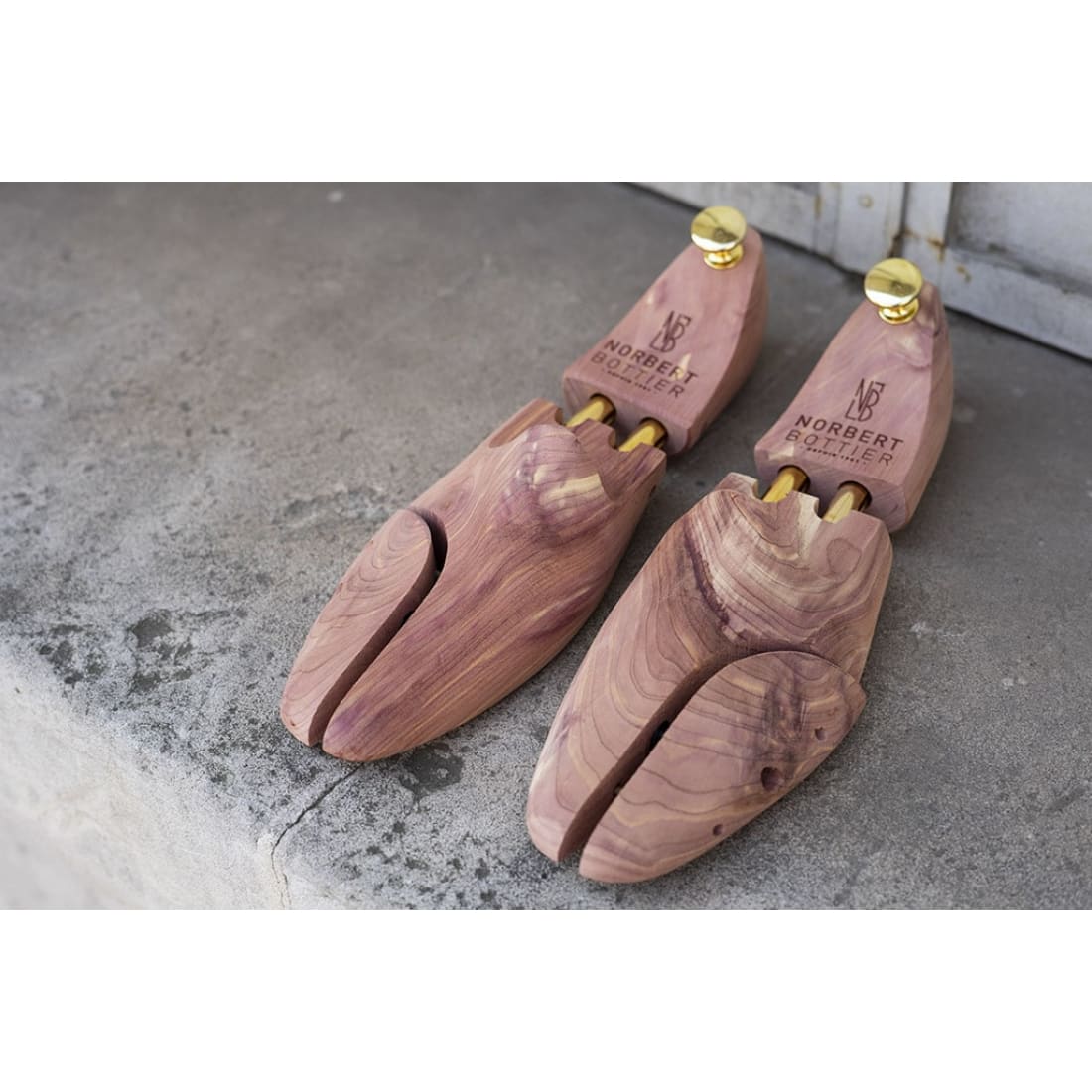 Embauchoirs en cèdre rouge 100 % brut - Norbert Bottier