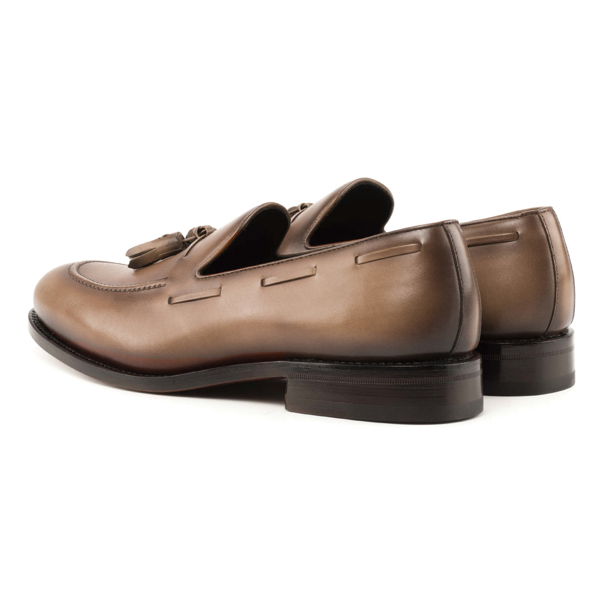 Mocassin à glands en cuir noisette, vue de trois quarts arrière