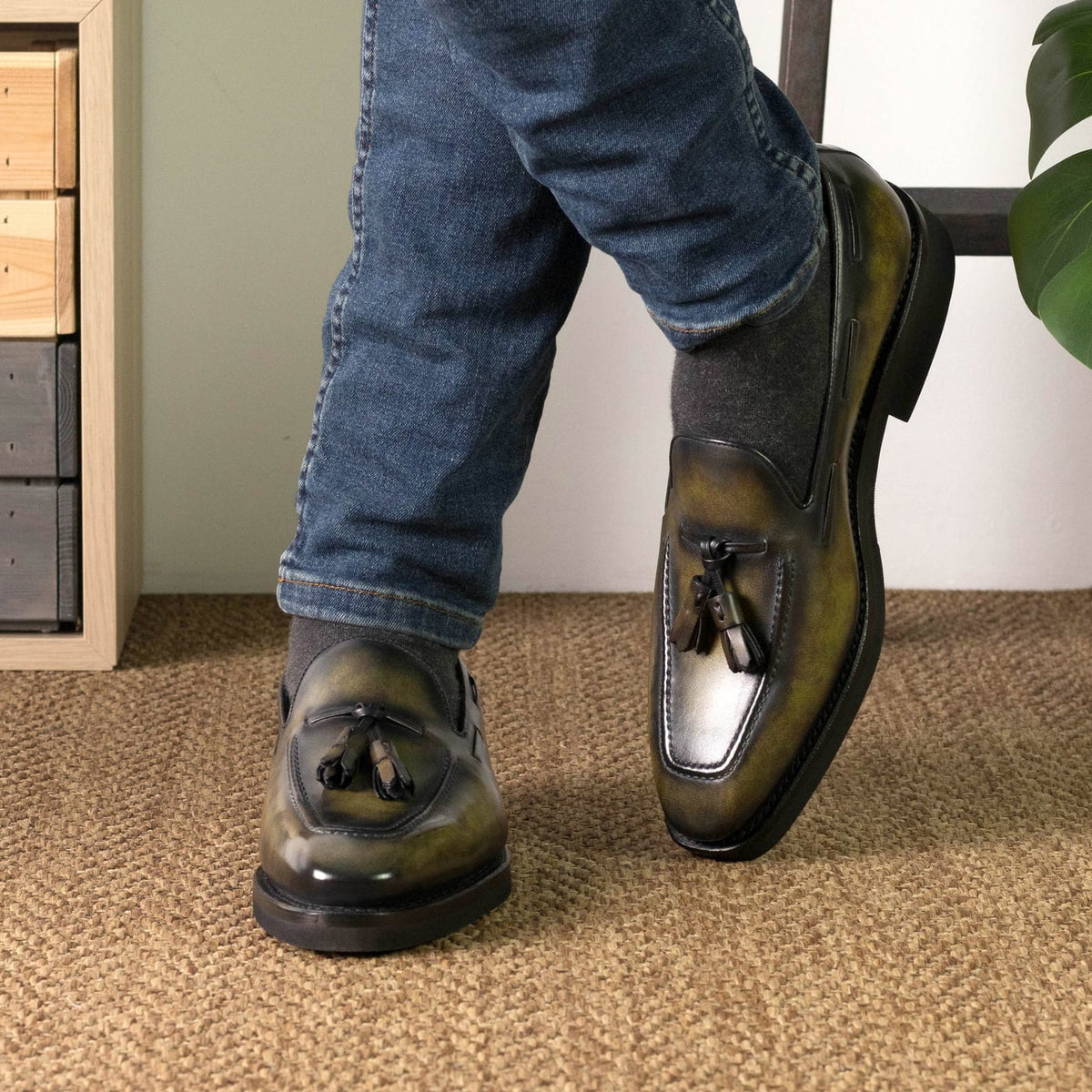 Mocassin à glands en cuir patiné vert - Semelles Caoutchouc – vue 4