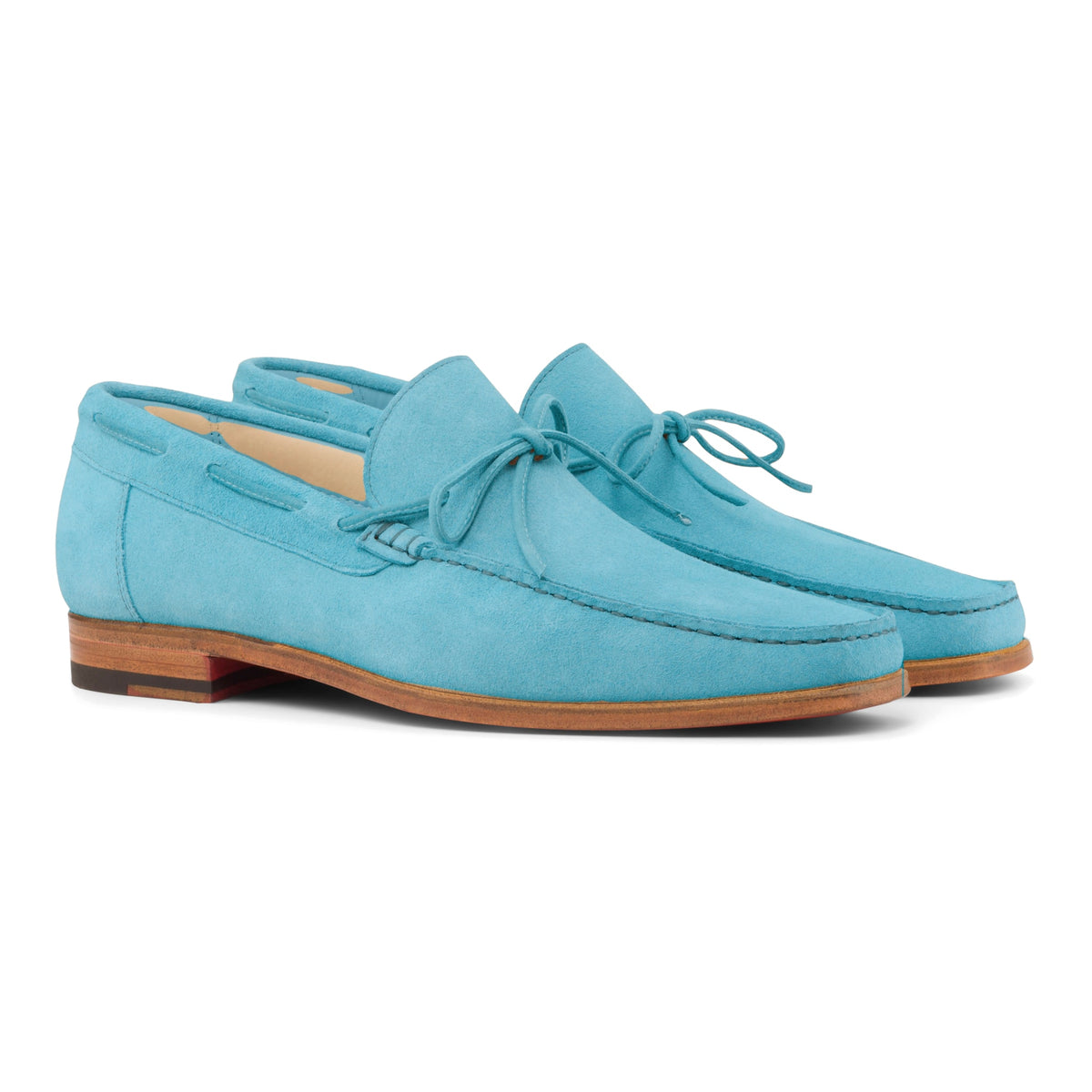 Mocassin bateau en daim turquoise, vue de trois quarts avant