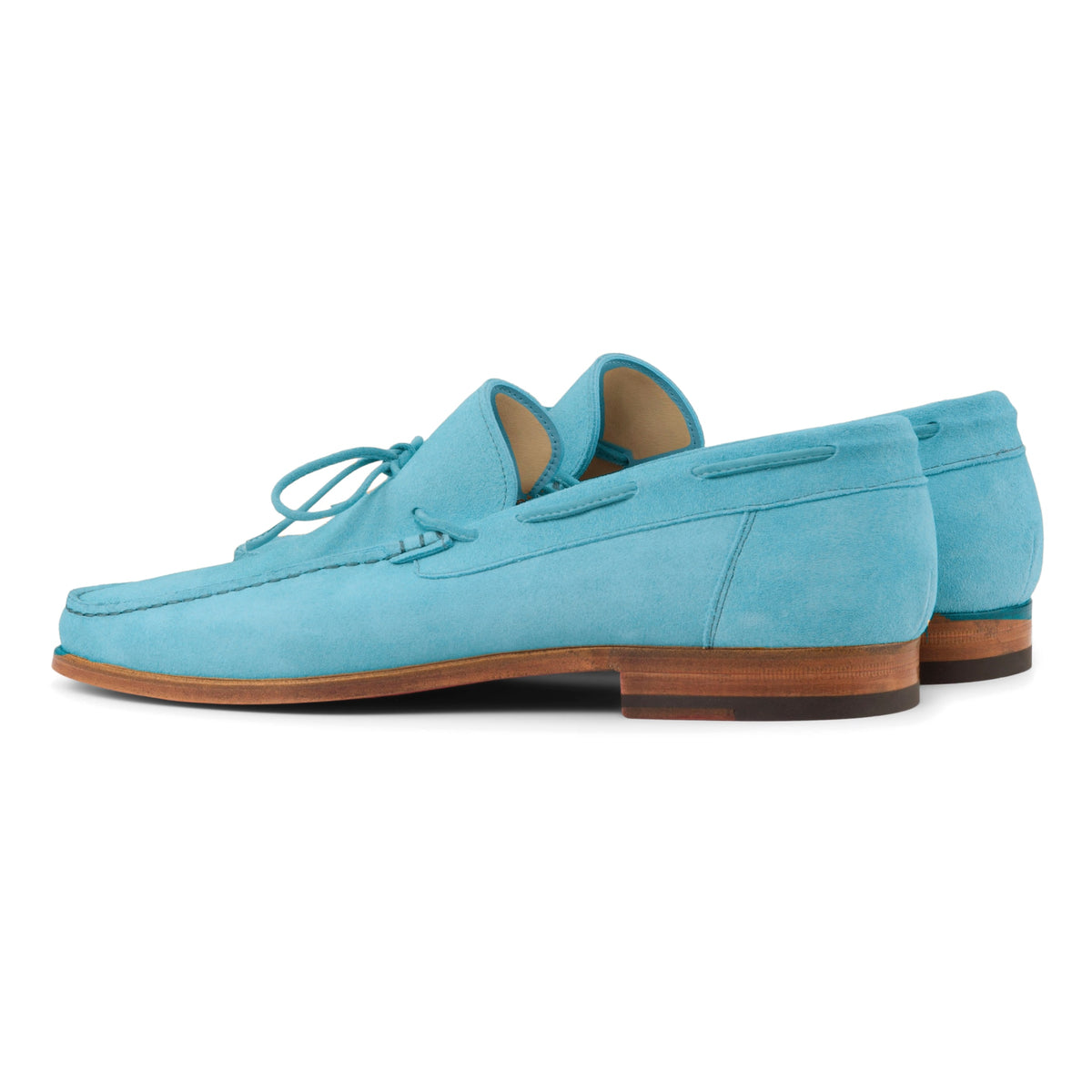 Mocassin bateau en daim turquoise, vue de trois quarts arrière