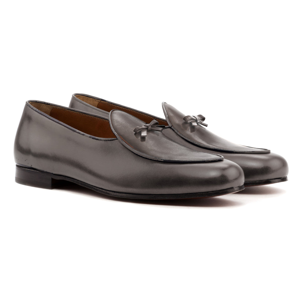Mocassin belge en cuir teinté main gris – vue 1