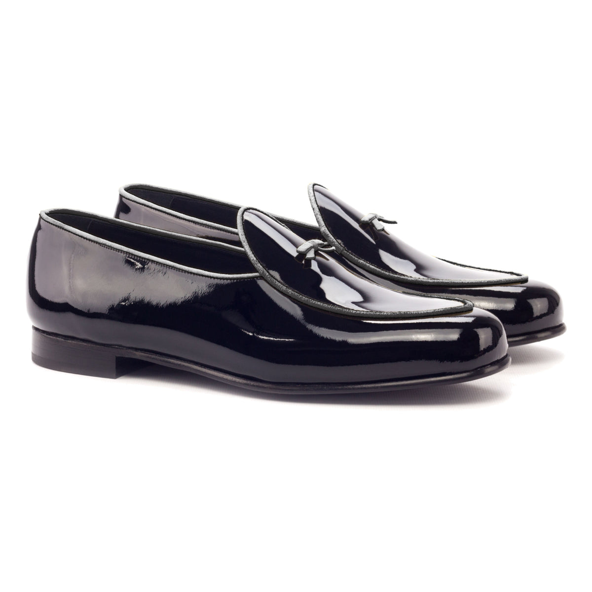 Mocassin belge en cuir vernis noir – vue 1