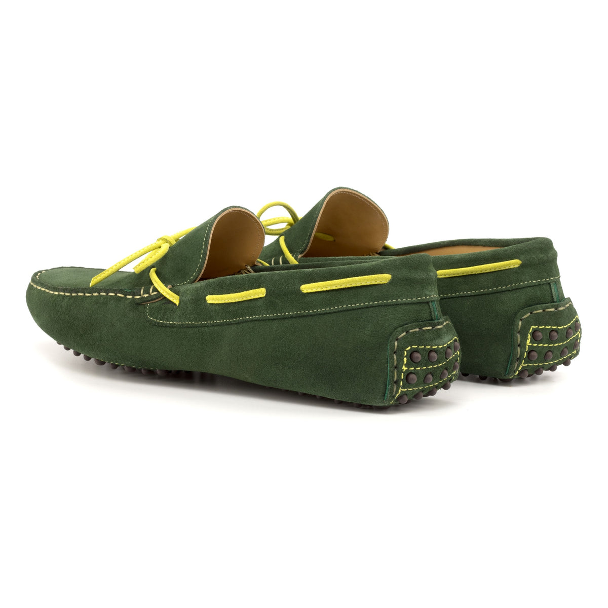 Mocassin Driver en daim vert foncé avec lacet jaune – vue 3