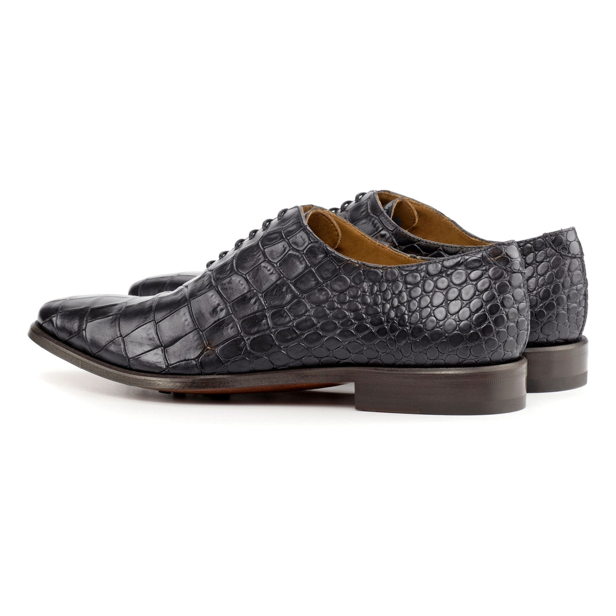 One Cut en cuir façon croco noir, la paire vue de trois quarts arrière