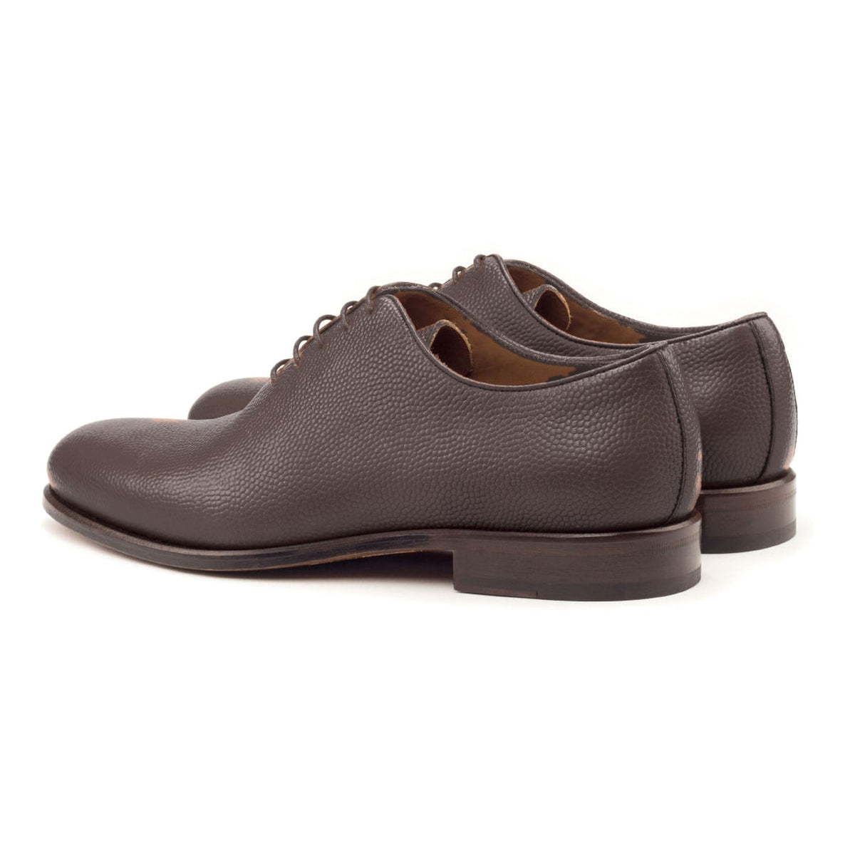One Cut en cuir gros grain marron foncé, la paire vue de trois quarts arrière