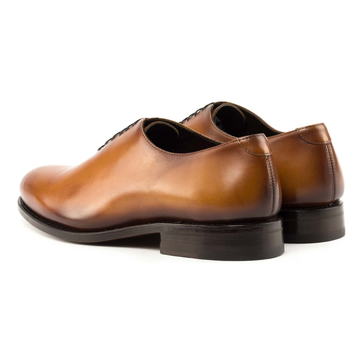 One Cut en cuir marron clair : la paire vue de trois quarts arrière
