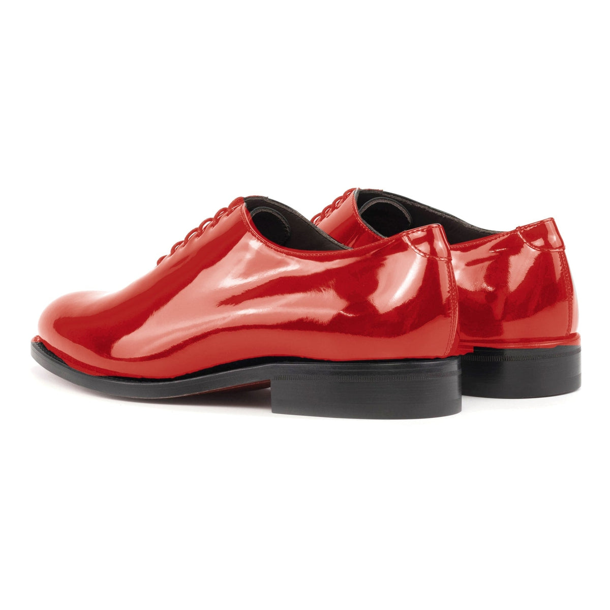 One Cut en cuir verni rouge, la paire vue de trois quarts arrière