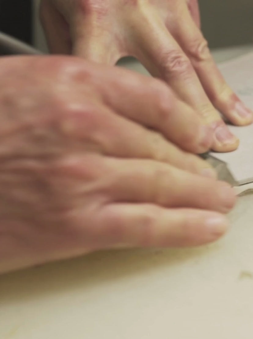 Charger la vidéo : Manufacture chaussures Norbert bottier