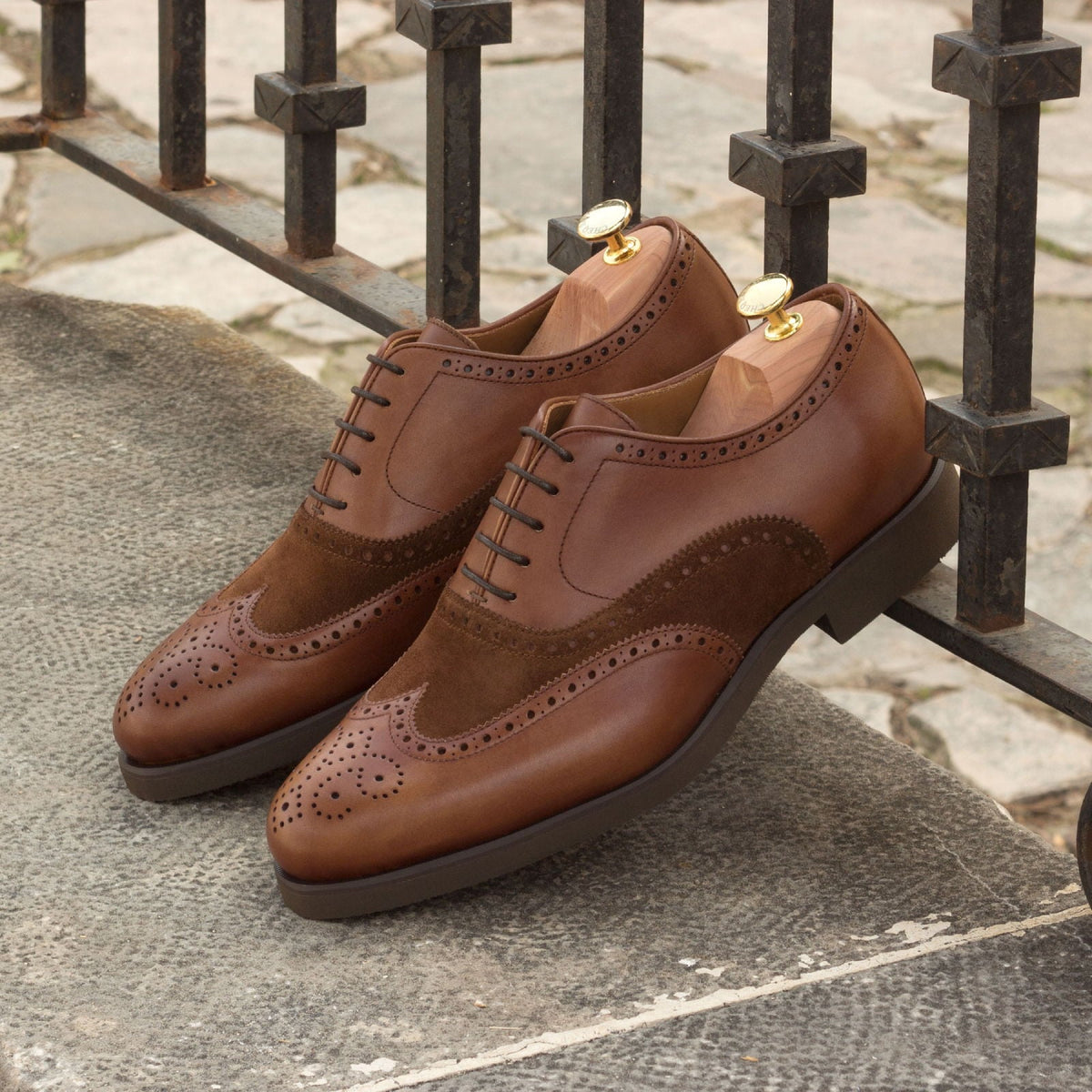 Richelieu fleuri en cuir et daim marron - Semelles caoutchouc – vue 4
