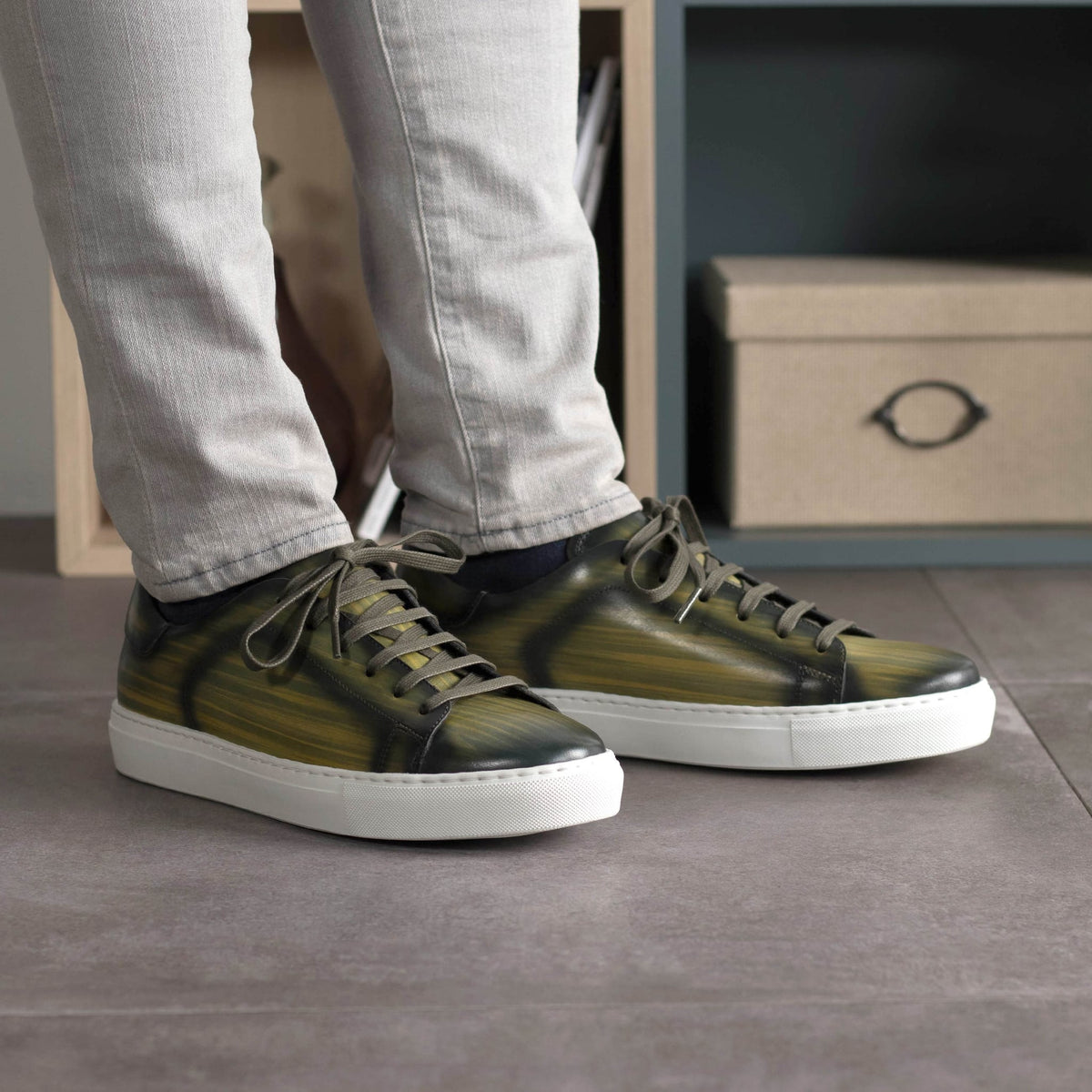 Sneakers Jersey en cuir patiné vert - Semelles Blanches – vue 5