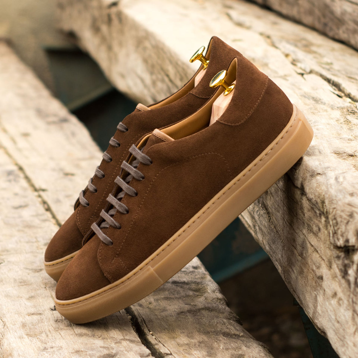 Sneakers Jersey en daim marron - Semelles Caramel – vue 3