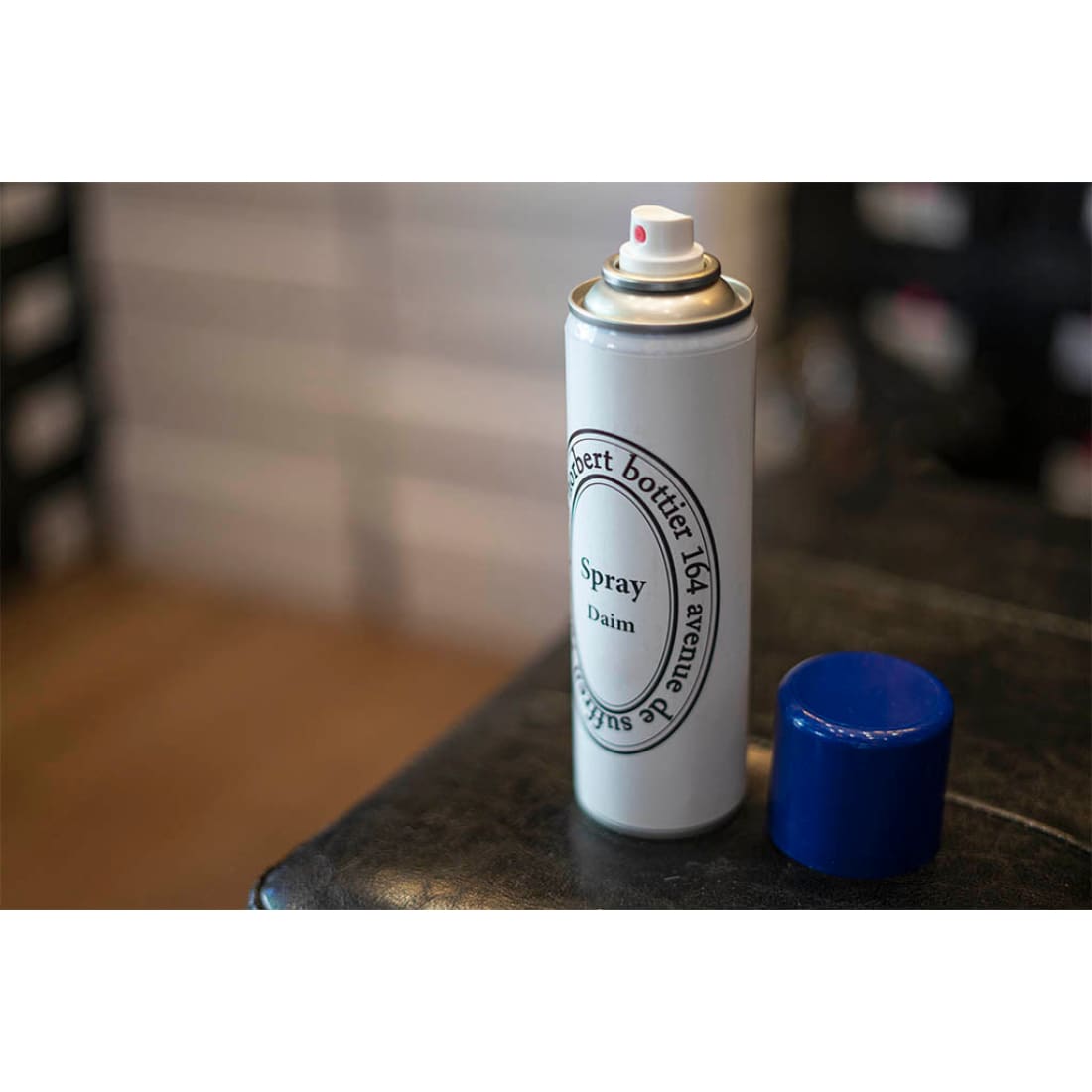 Spray à daim bleu marine rénovateur et imperméabilisant pour chaussures en cuir et daim - Norbert Bottier