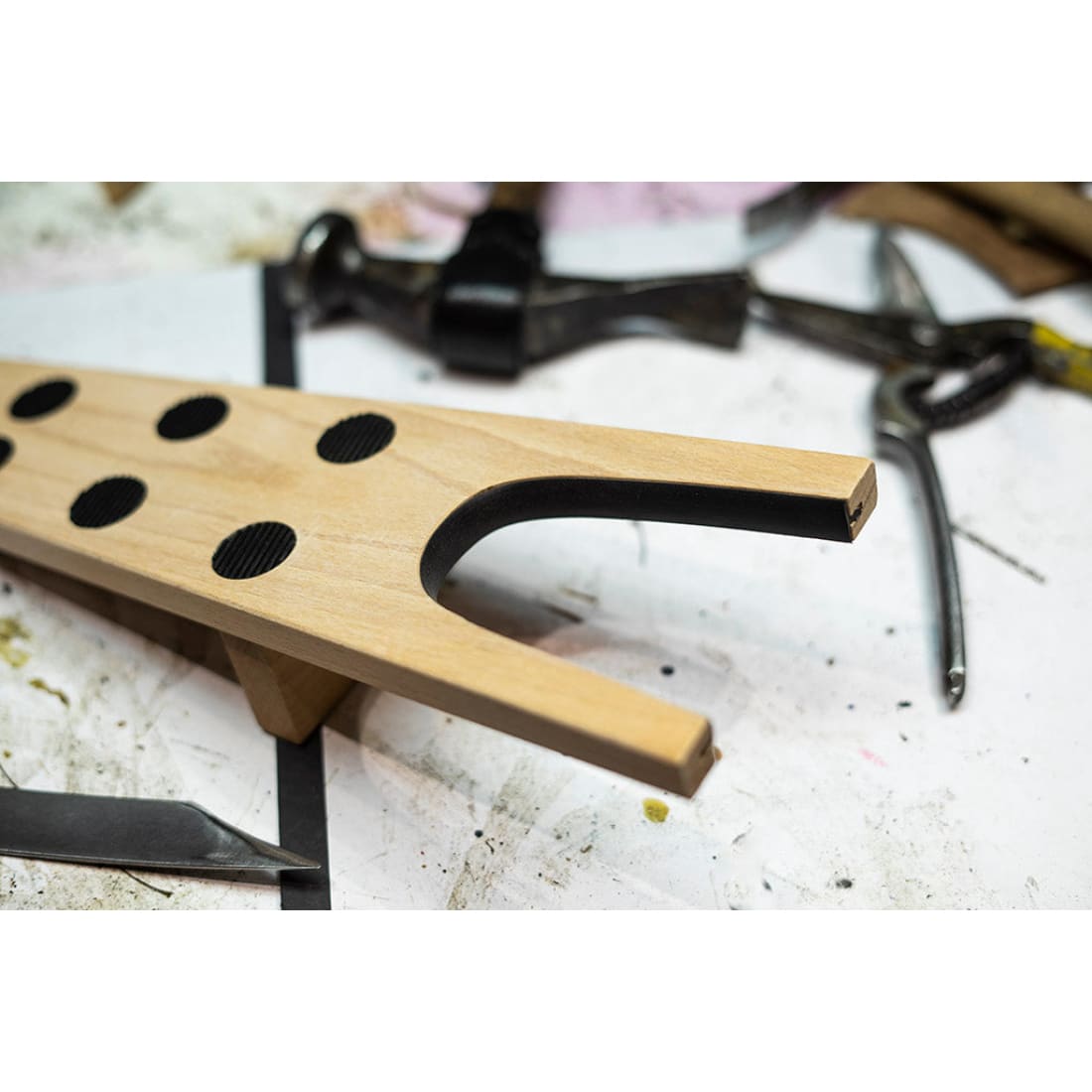 Tire-botte en bois de hêtre - Norbert Bottier